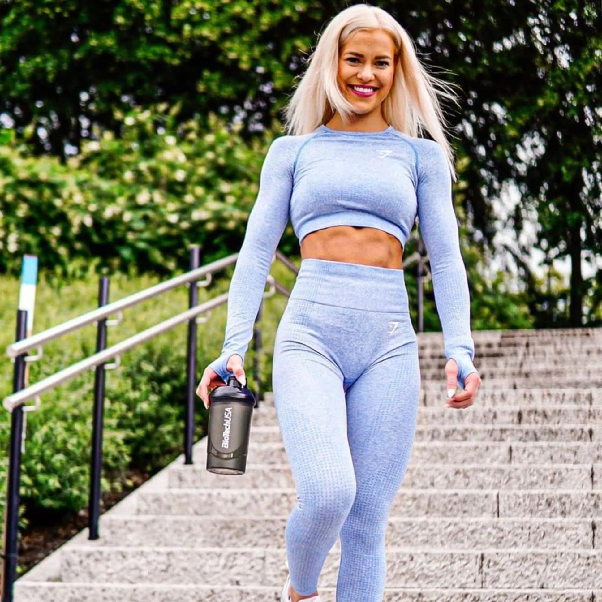 Biotech Shaker Wave per miscelazione Proteine in polvere con retina 600ml lifestyle - Punto Fitness Potenza