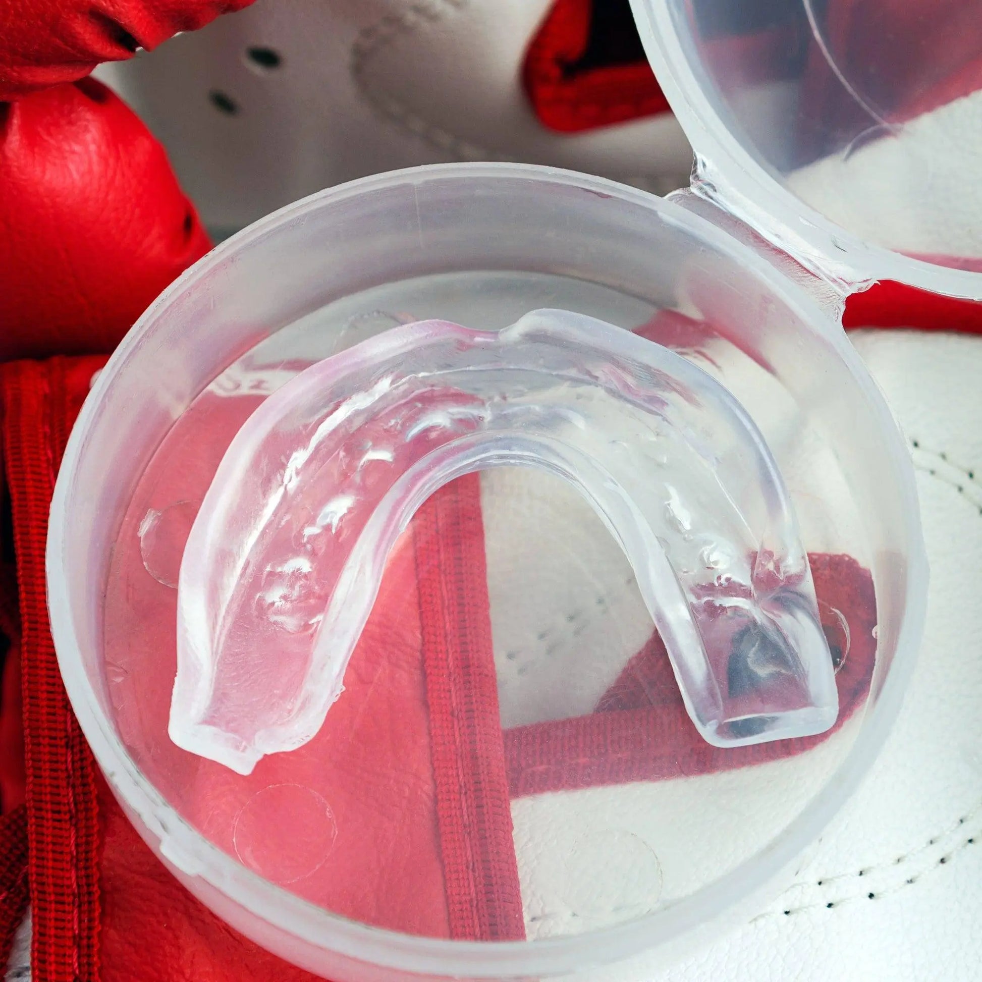 Sportech Italia - paradenti Boxe adulti o bambino protezione denti per Palestra, Motocross, Arti Marziali (MMA, Kickboxing, Karate) e sport di contatto Rugby Calcio Basket - Punto Fitness | Arti Marziali